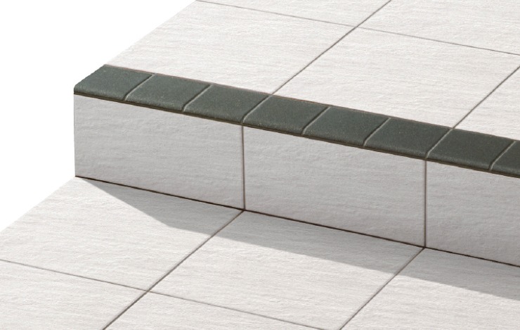 視認性の高い階段部の例