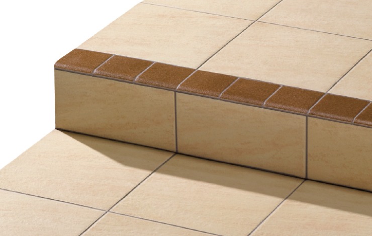 視認性の高い階段部の例