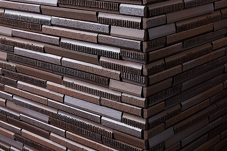 出隅用平ネット張り（馬踏目地）の納まり