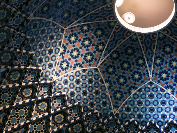 タイルに見る、世界の“青”